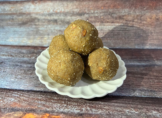 Gond Ke Laddu